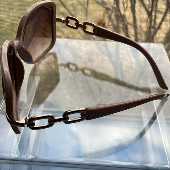 Sunglasses - Picture 5 of 6